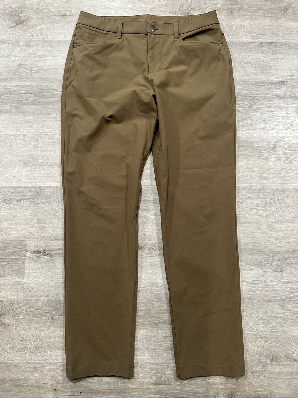 N106 Lululemon ABC Pants Mens 32 Tan Beige Warpstreme Classic Fit LM5AO1S